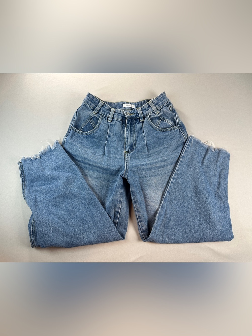 Forever 21 Medium Blue Boyfriend Jeans Mom 26 Pleated Front Raw Hem